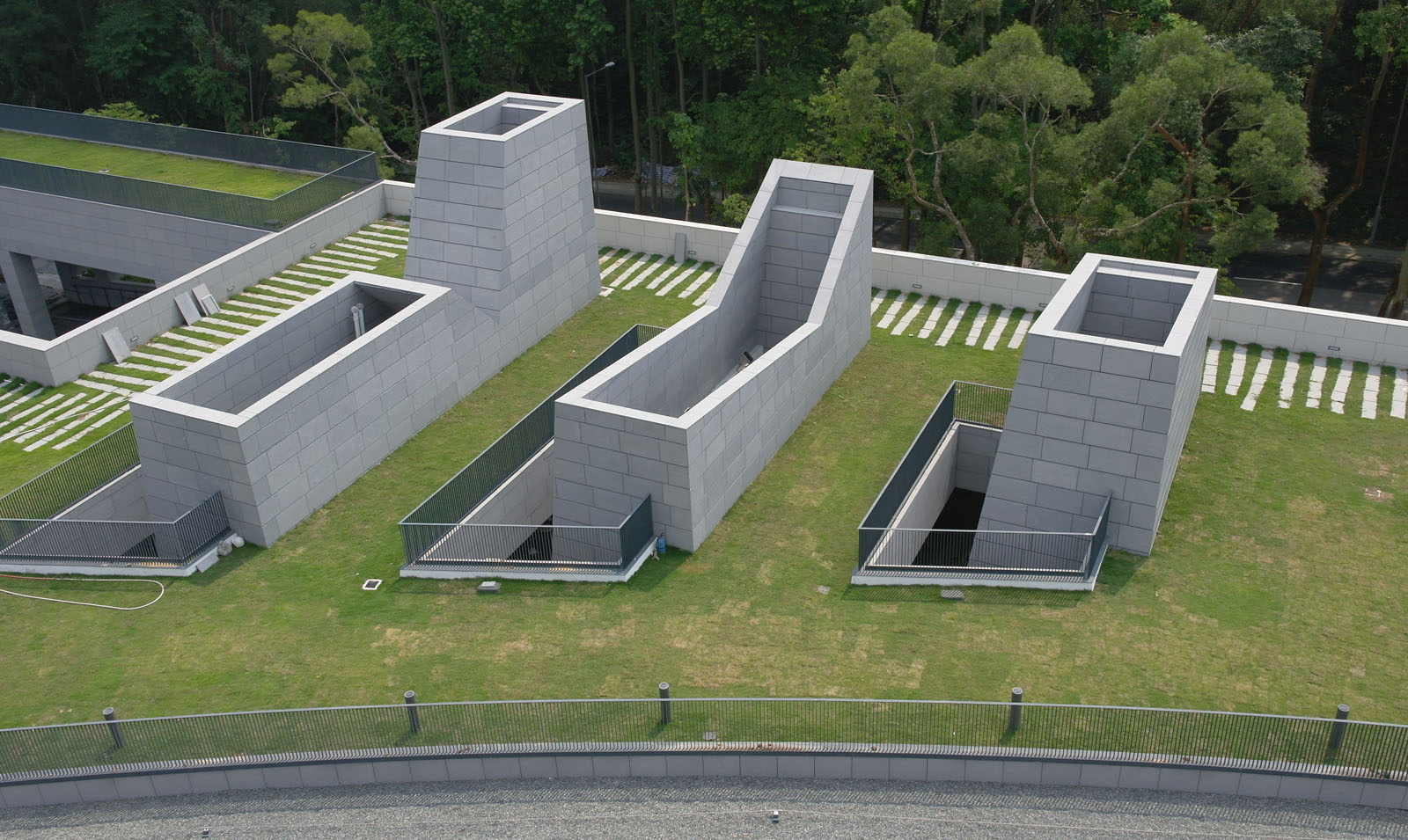 Photo 18: Wo Hop Shek Crematorium, Columbarium & Garden of Remembrance