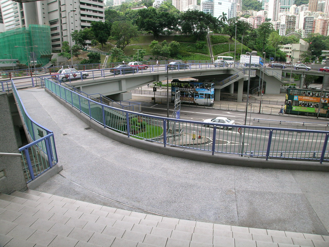 Photo 2: Footbridge HF109 (across Cotton Tree Drive to Lippo Centre)