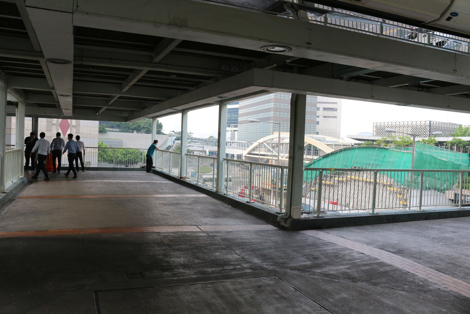 Photo 3: Footbridge HF164 (across Rodney Street near Harcourt Garden)