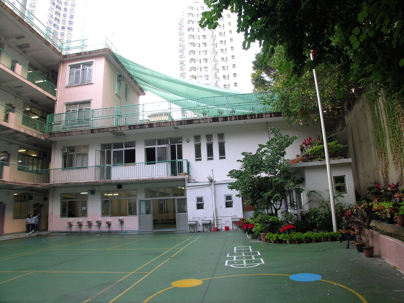 Photo 3: Li Sing Tai Hang School