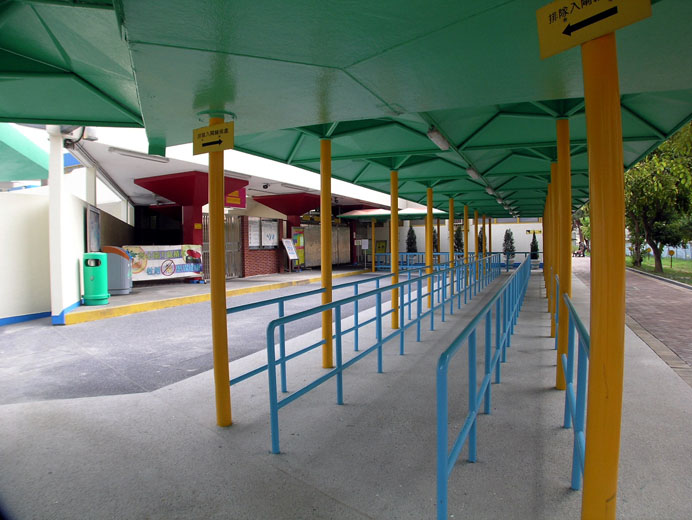 Lai Chi Kok Park Swimming Pool