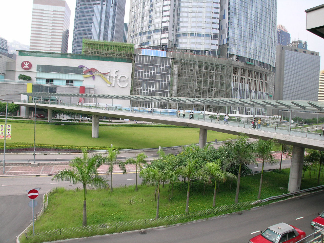 Footbridge HF174 (near Pier at Central Reclamation Area linking IFC Mall)