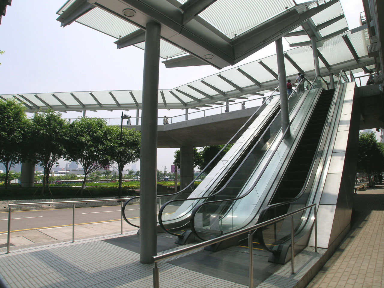 Photo 4: Footbridge HF174 (near Pier at Central Reclamation Area linking IFC Mall)