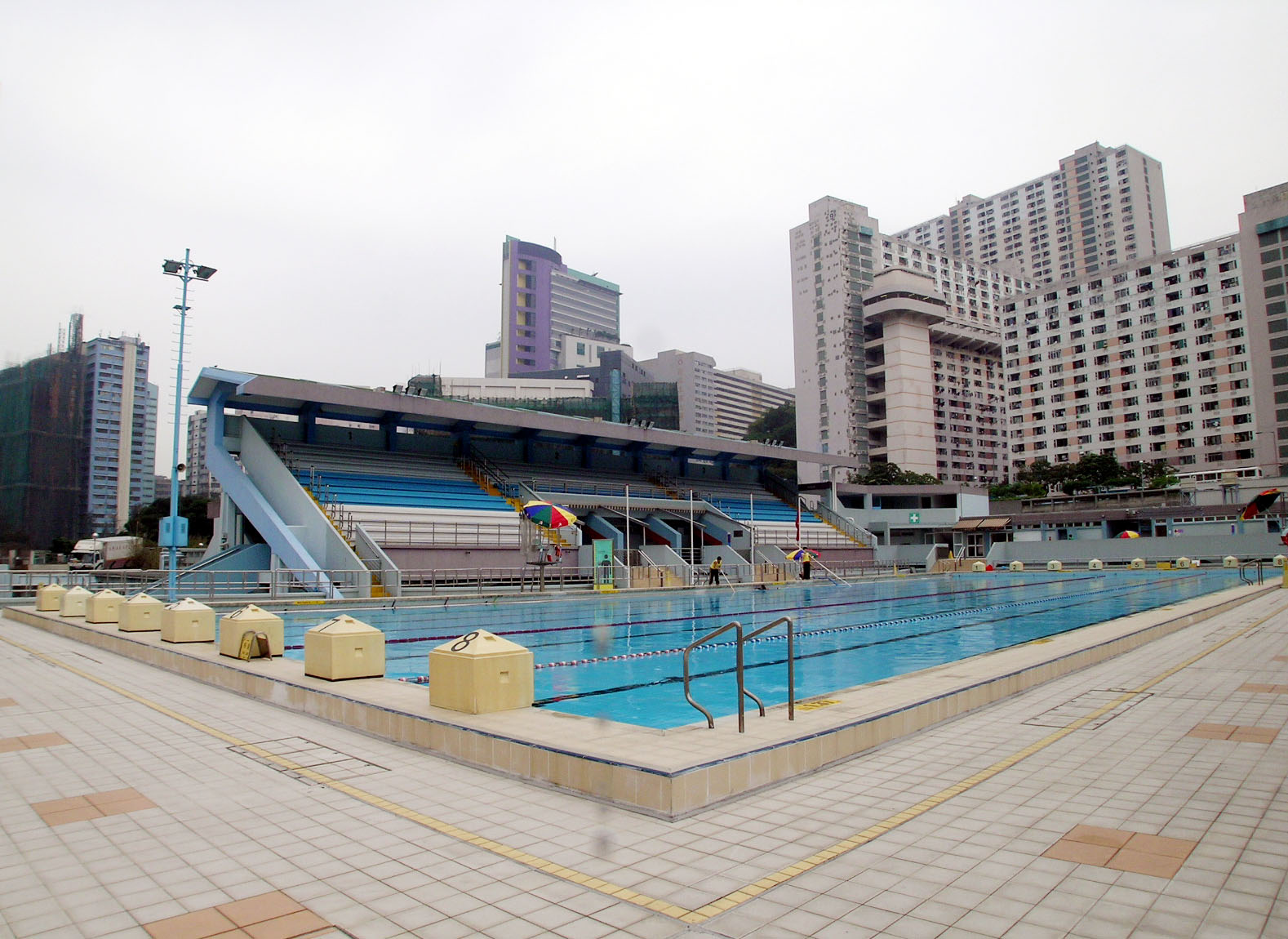 Photo 3: Kwai Shing Swimming Pool