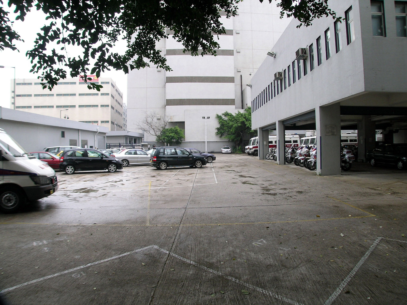 Photo 4: Hong Kong Police Force - Siu Lek Yuen Reporting Centre