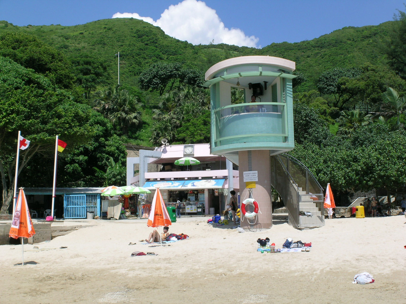 Photo 4: Clear Water Bay Second Beach