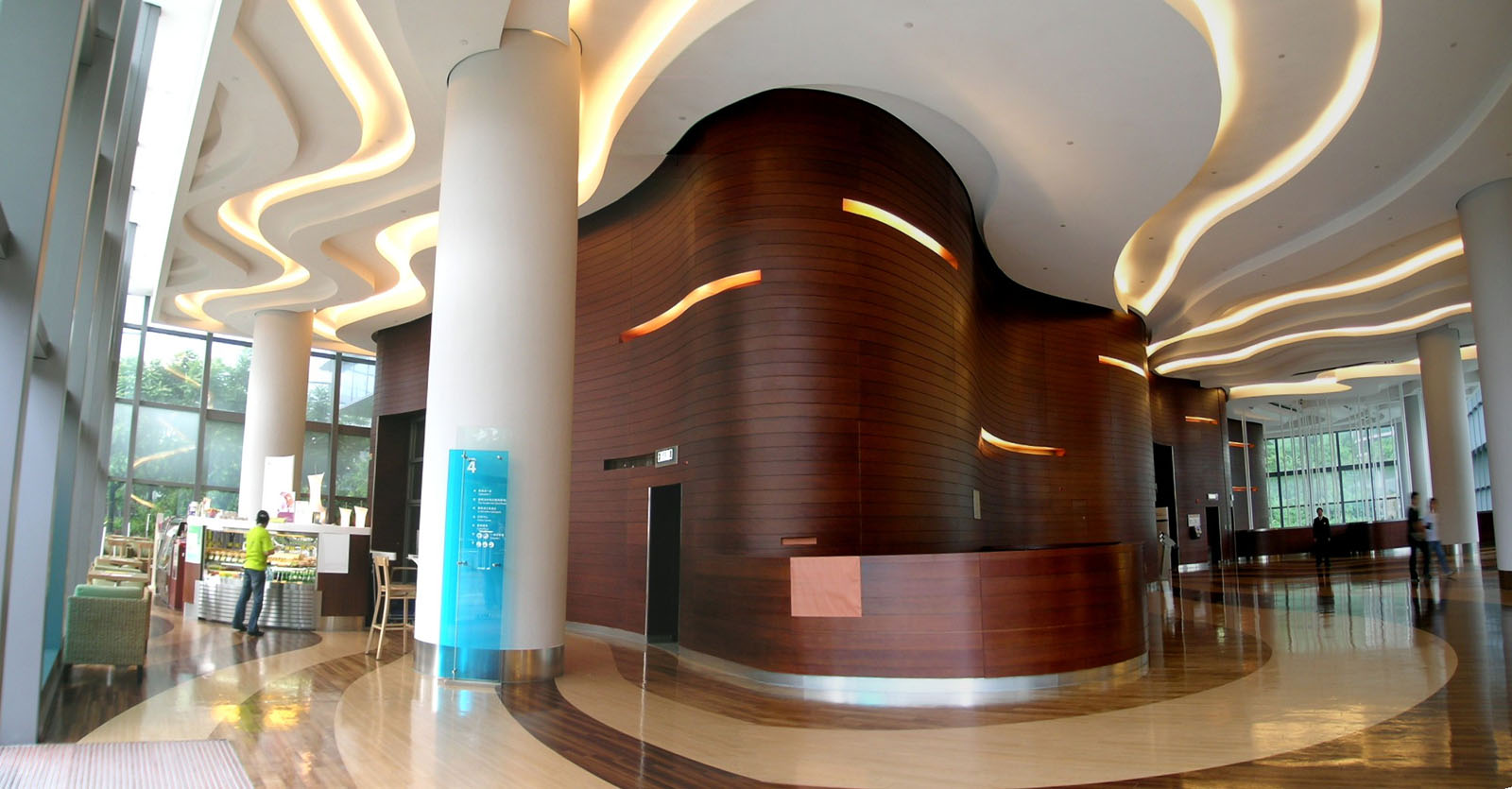 Photo 7: Cyberport 2