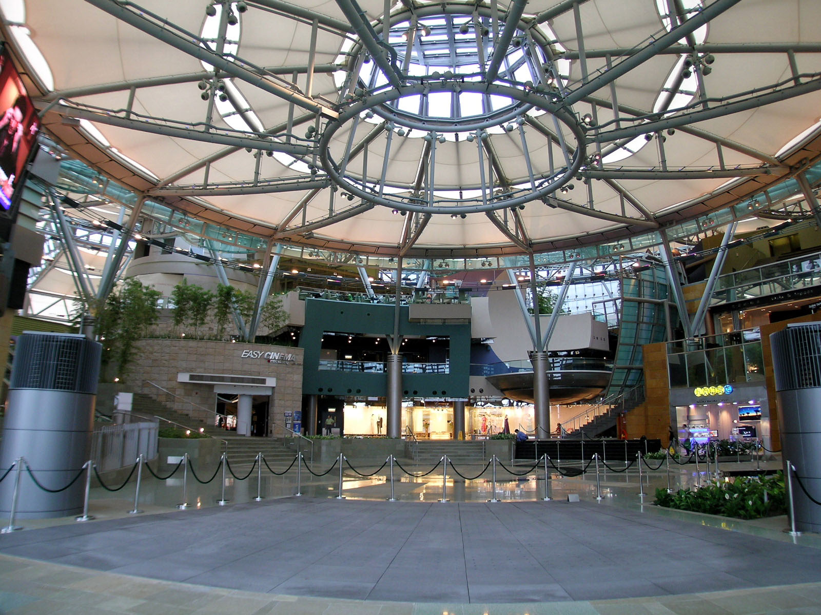 Photo 2: Cyberport - The Arcade