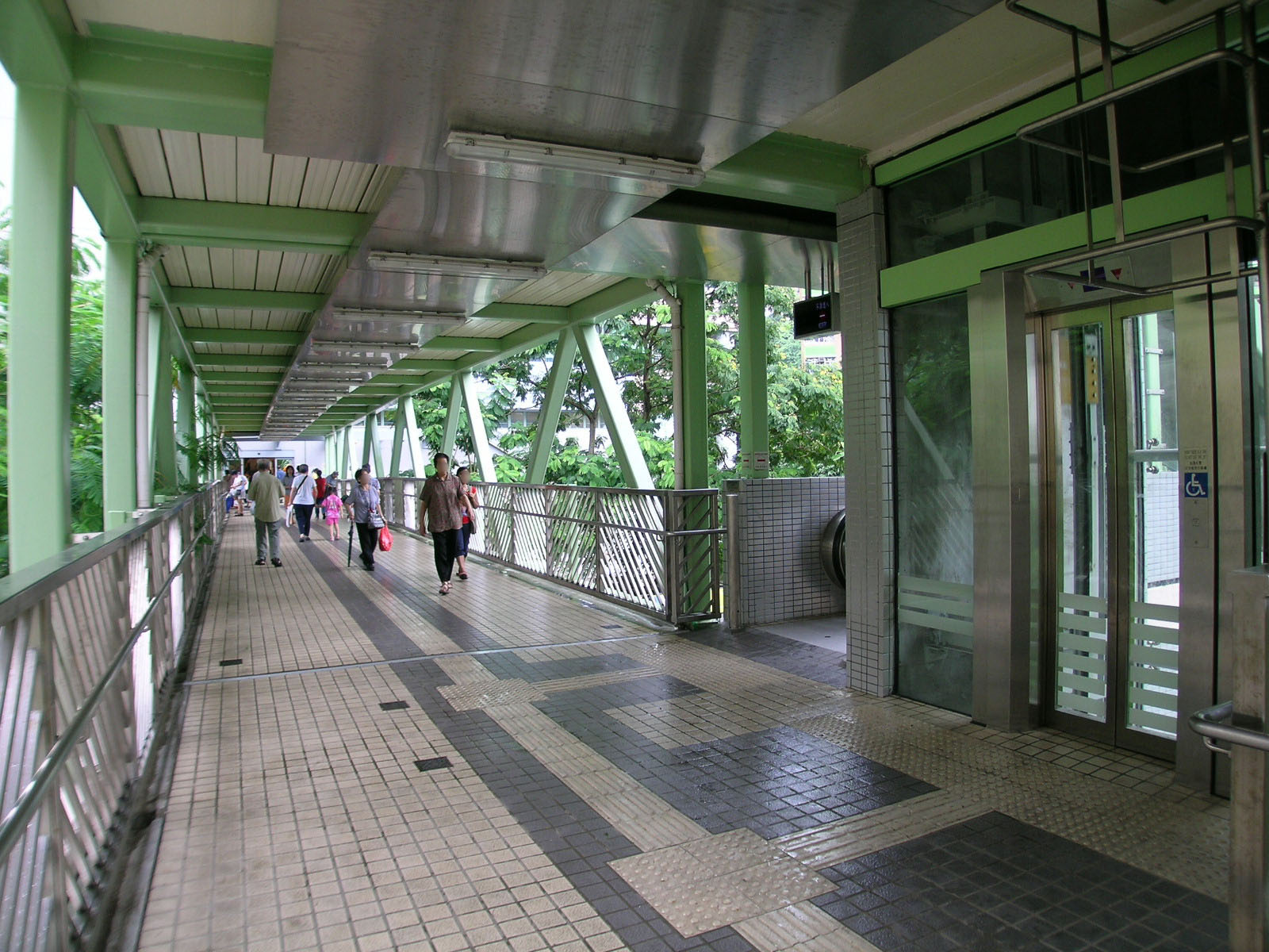 Photo 2: Footbridge on Chai Wan Road