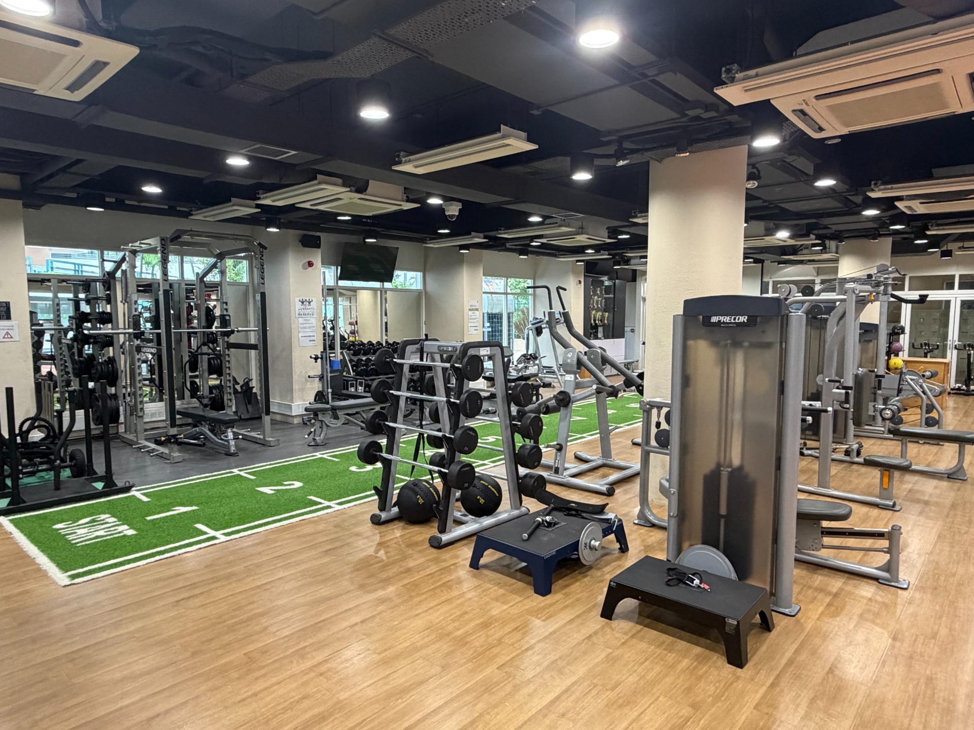 相片 8: 青年学院（邱子文）