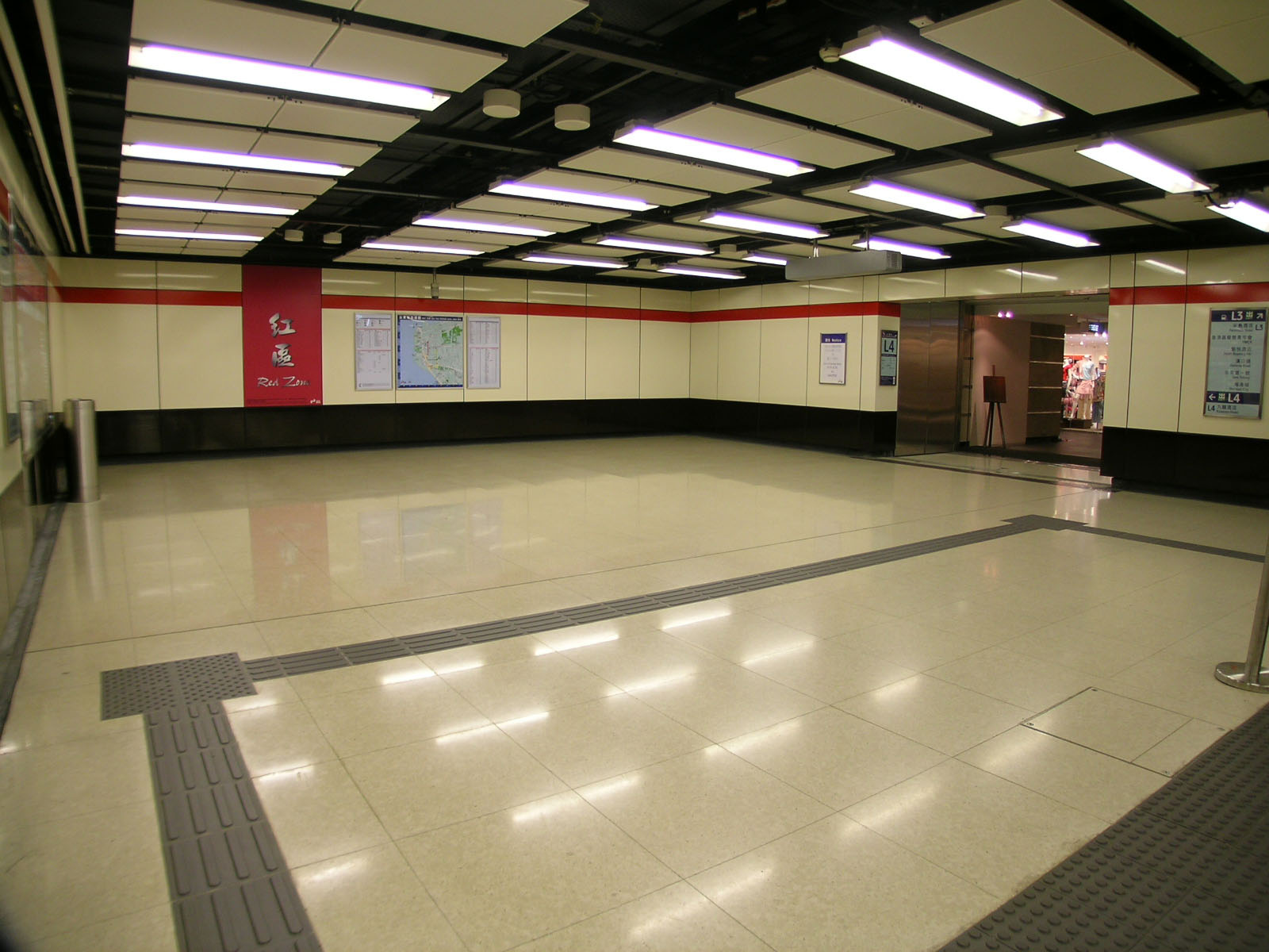 Photo 3: Subways under Blenheim Avenue, Hanoi Road, Middle Road and Mody Road