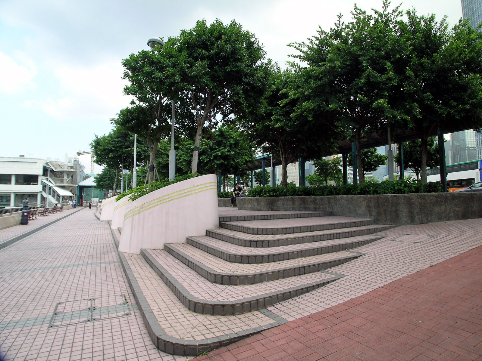 Photo 3: Promenade between Central Pier 4 and Pier 6