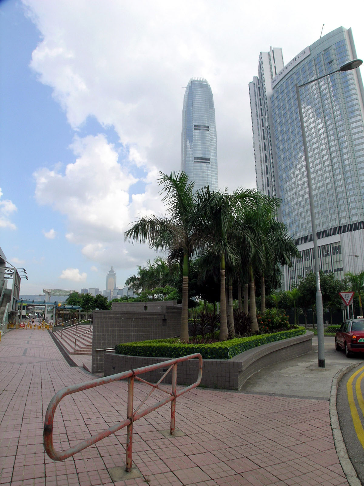 Photo 2: Promenade between Central Pier 2 and Pier 4