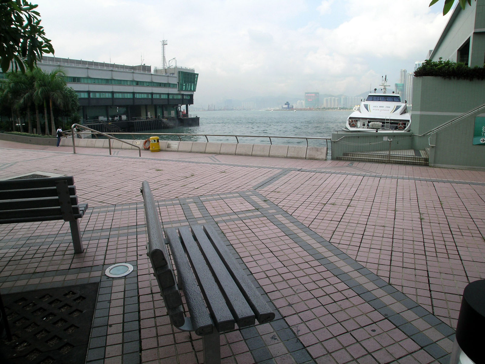 Photo 3: Promenade between Central Pier 2 and Pier 4