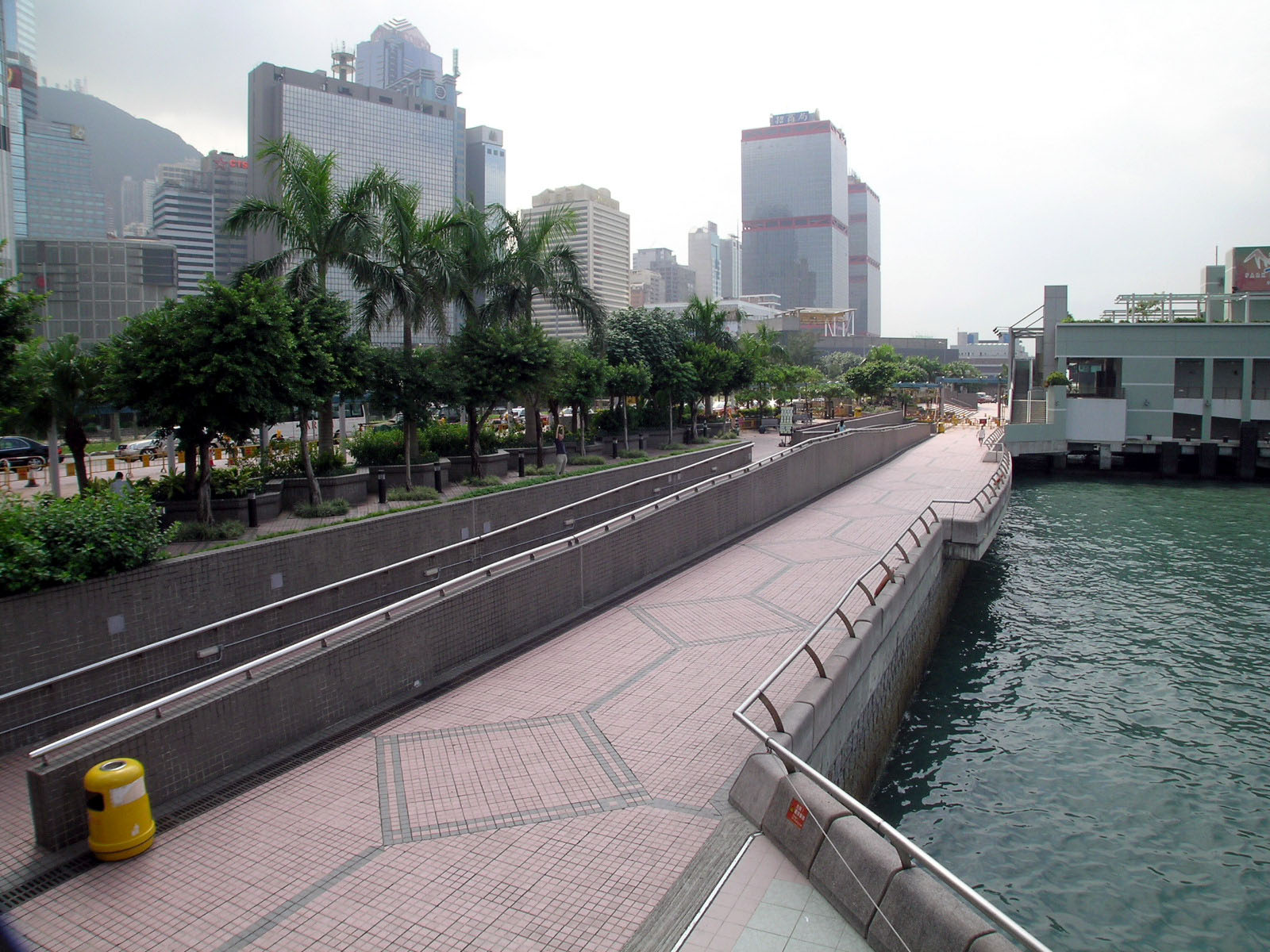 Photo 5: Promenade between Central Pier 2 and Pier 4