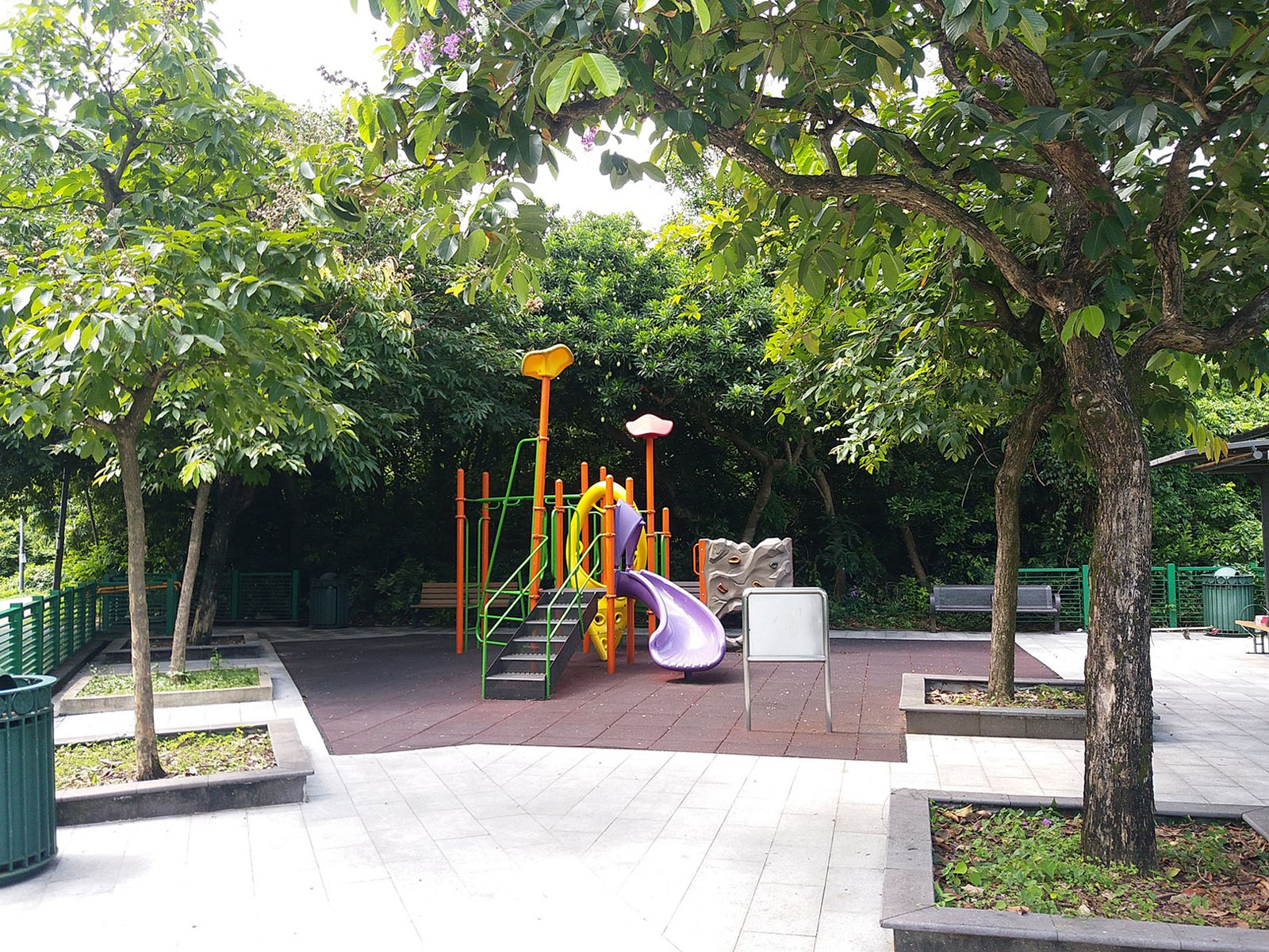 Photo 2: Hau Wong Temple Children's Playground, Tung Chung