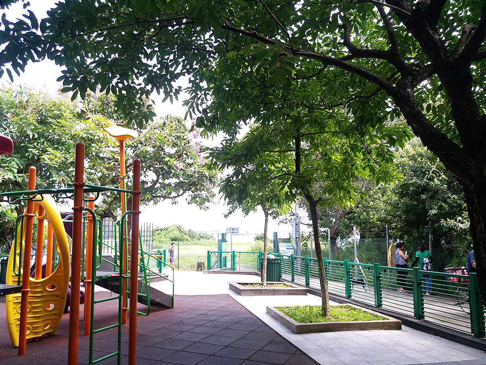 Photo 4: Hau Wong Temple Children's Playground, Tung Chung