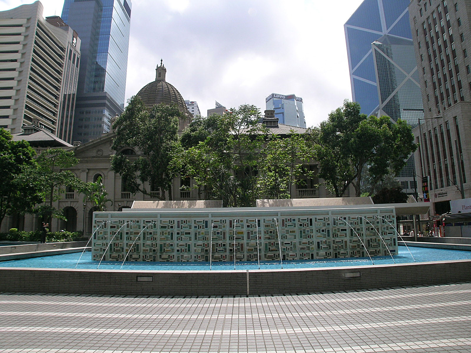 Photo 6: Statue Square Gardens