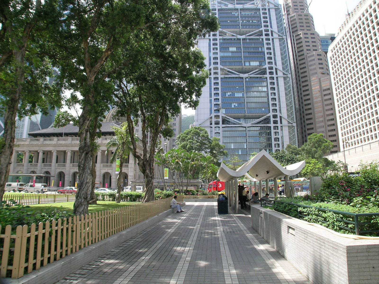 Photo 11: Statue Square Gardens