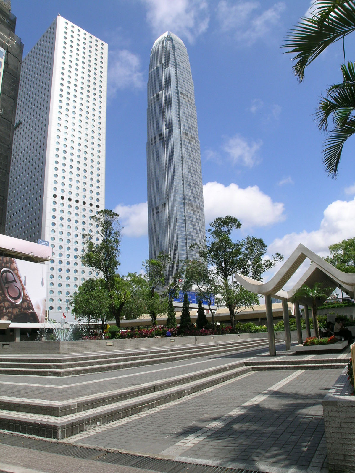 Photo 14: Statue Square Gardens