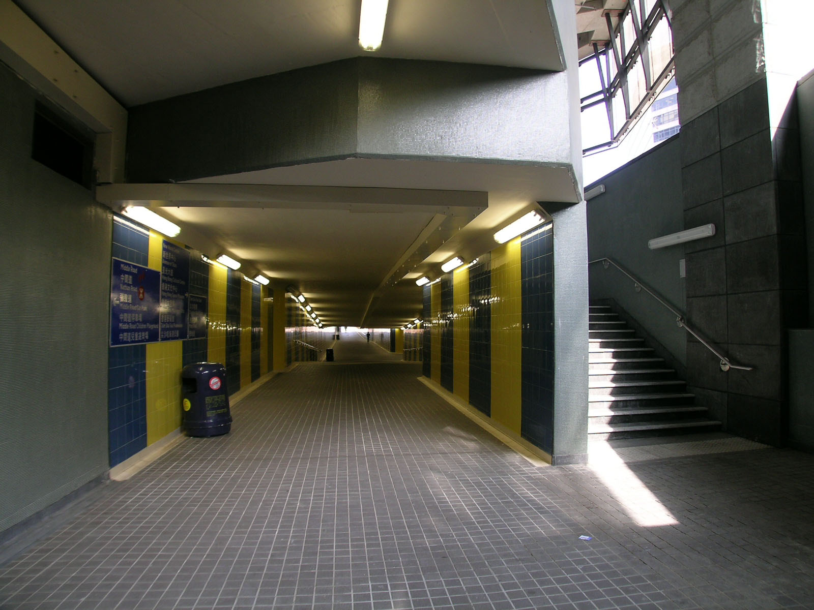 Photo 13: Subway KS61 (on Salisbury Road near Chatham Road South Junction)