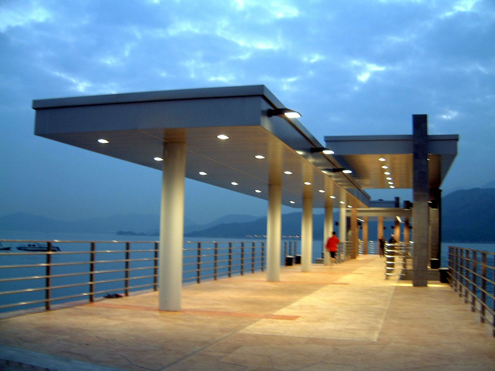 Photo 9: Peng Chau Public Pier