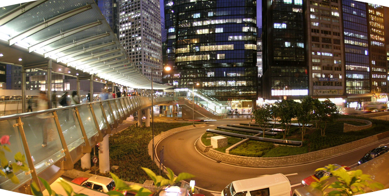 Photo 10: Footbridge HF171 (across Connaught Road Central linking World Wide House and Exchange Square)