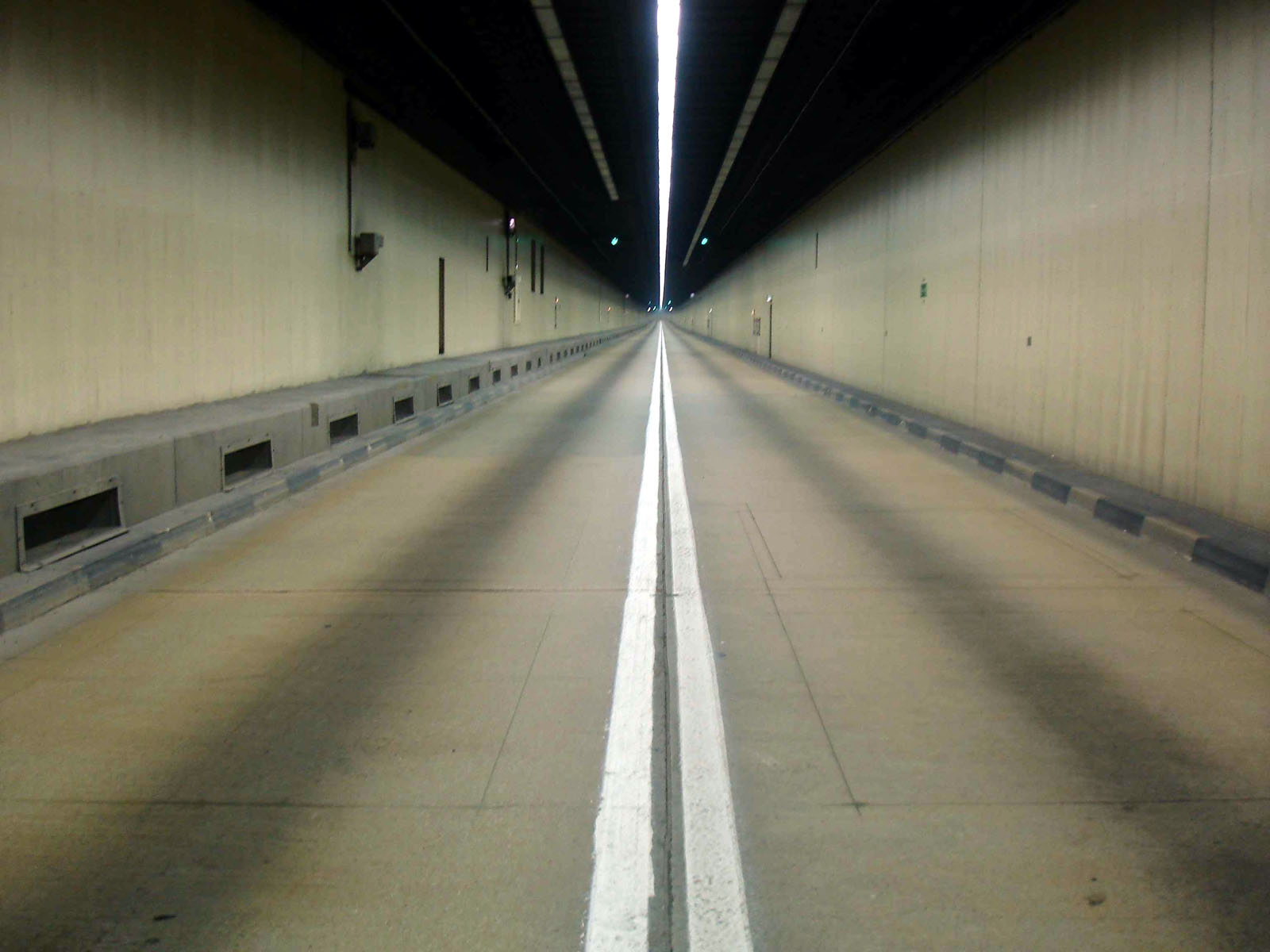 Photo 2: Kai Tak Tunnel