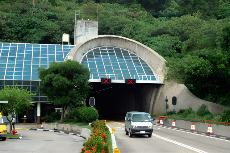 Photo 4: Aberdeen Tunnel