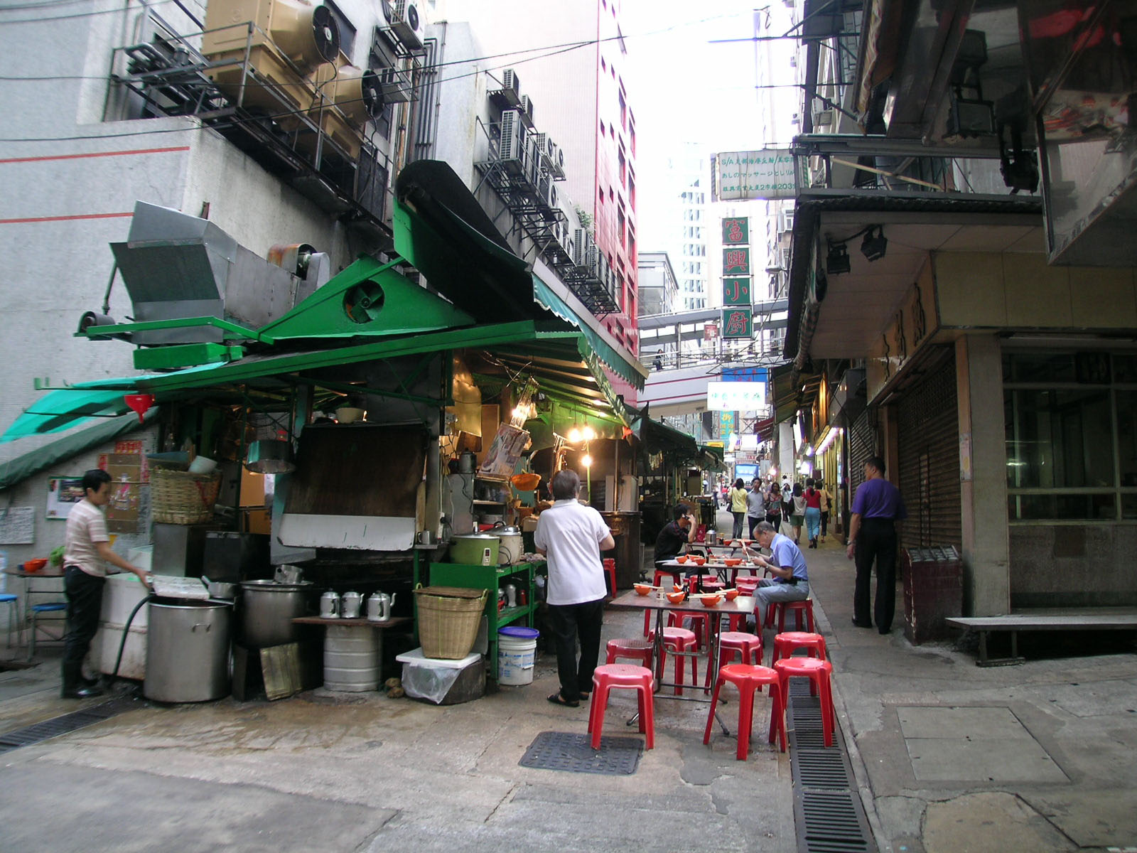 Photo 4: "Tai Pai Dong" in Central District