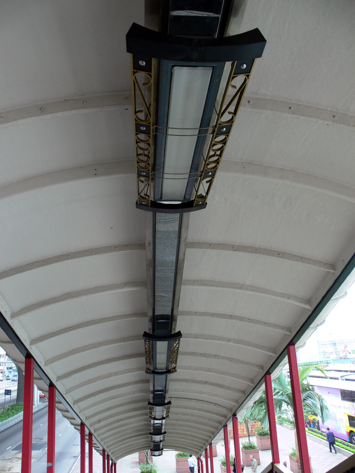 Photo 3: Footbridge HF118 (joining Western Market to Macau Ferry Bus Terminus and Shun Tak Centre)