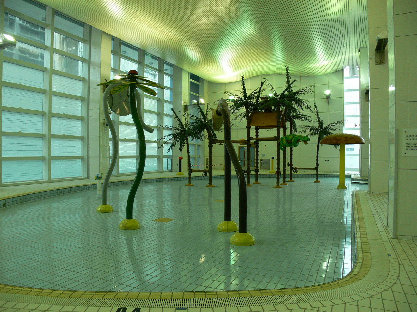 Photo 6: Tai Kok Tsui Swimming Pool