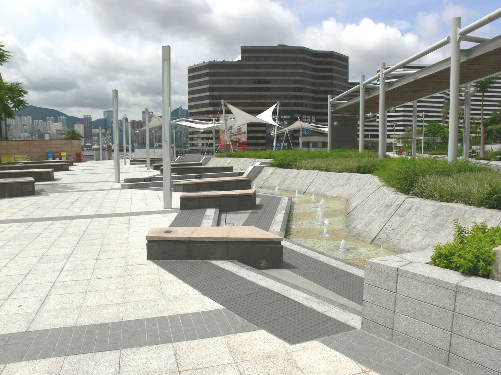 Photo 3: Tsim Sha Tsui East Waterfront Podium Garden