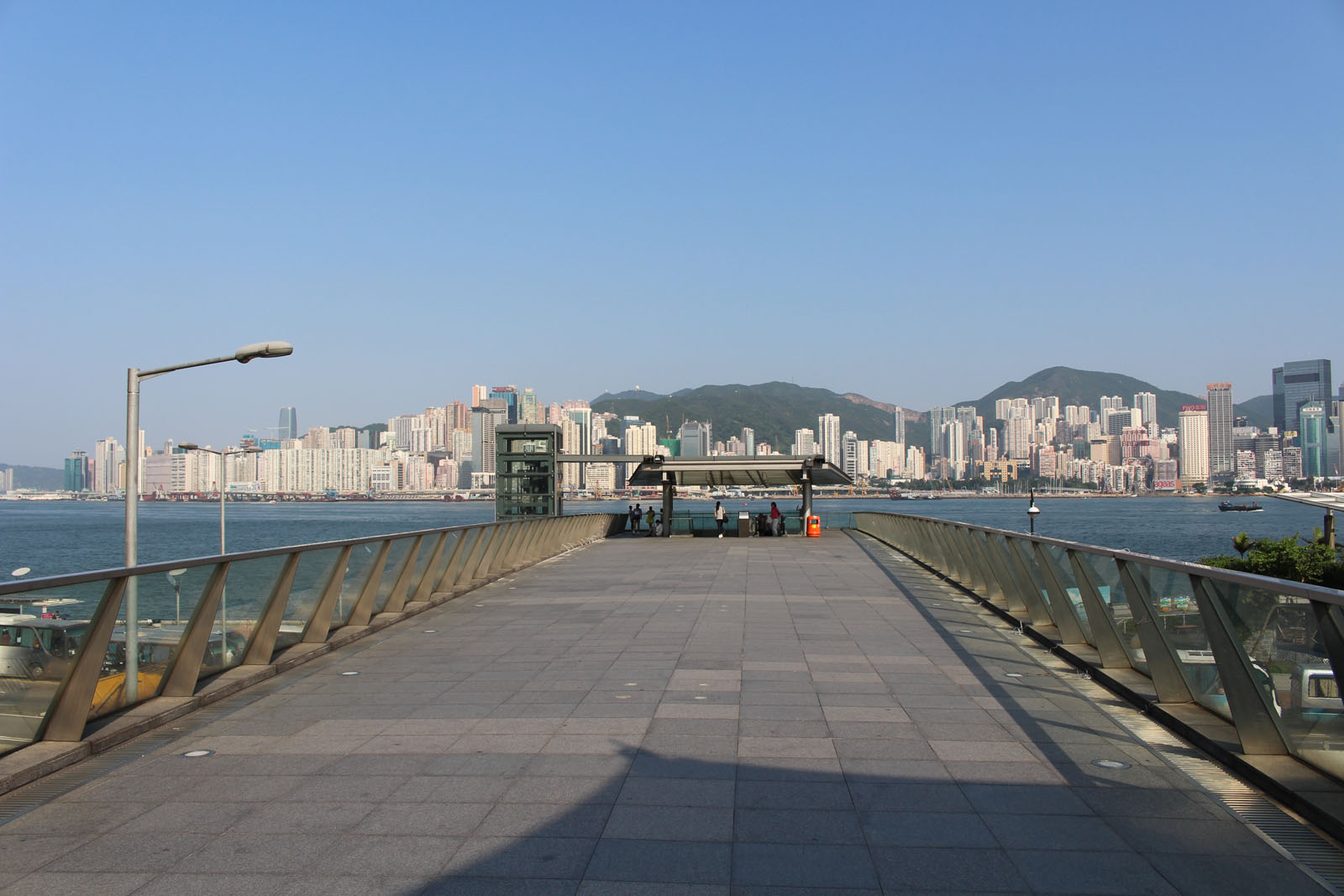 Footbridge KF124 (linked to Tsim Sha Tsui East Waterfront Podium Garden)