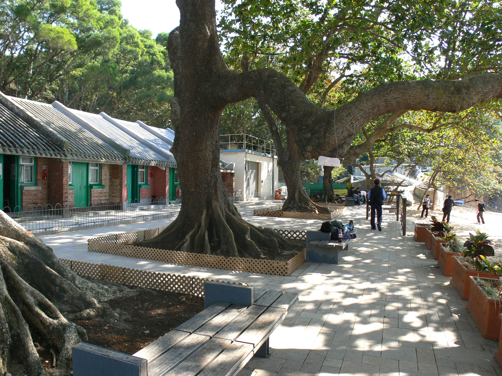 Photo 1: Sun Pat Kan Sitting-out Area