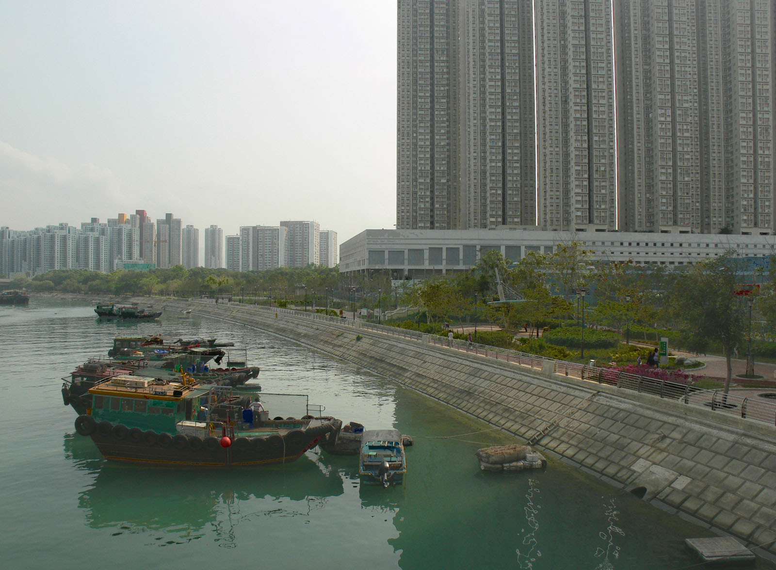 相片 15: 湖山河畔公園