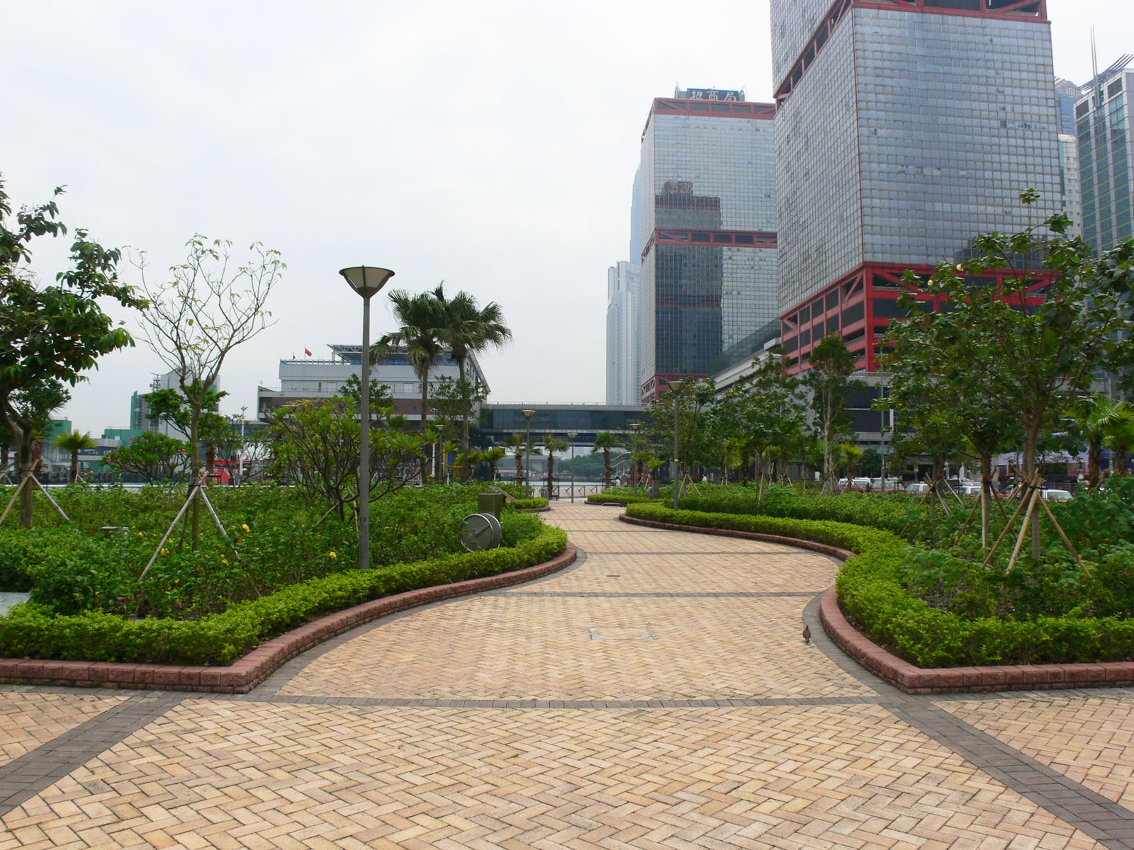 Photo 4: Central and Western District Promenade (Sheung Wan Section)