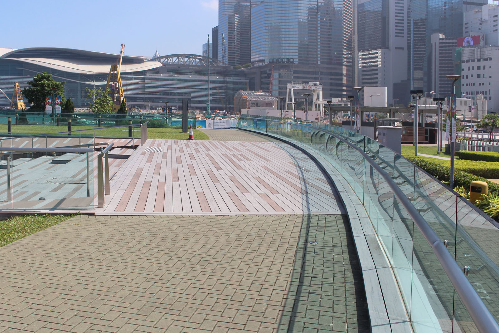 Photo 5: Central and Western District Promenade (Central Section)