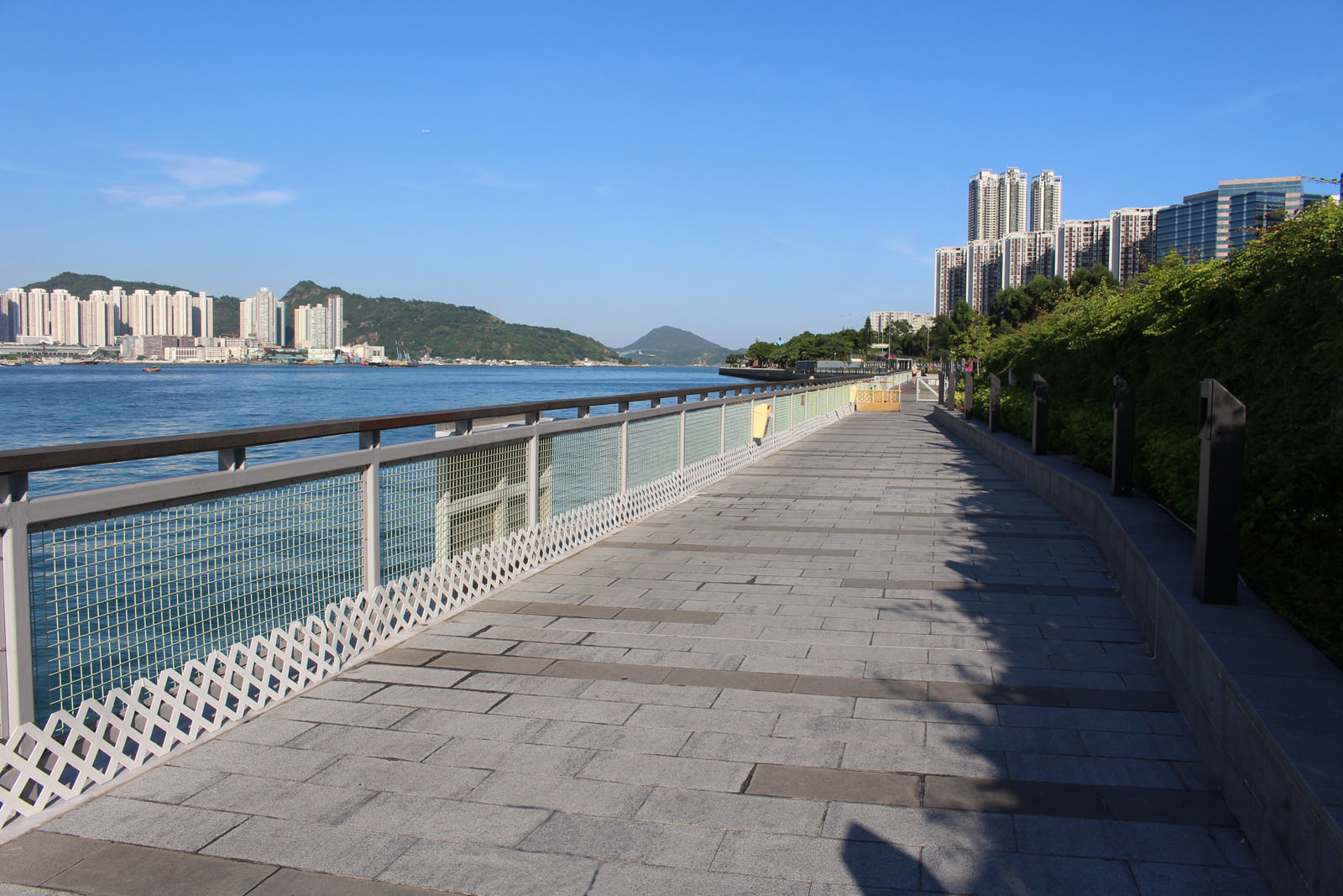 Photo 2: Pet Garden in Quarry Bay Promenade