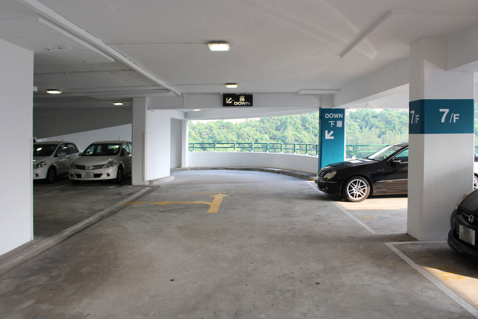 Photo 11: Kwai Fong Car Park