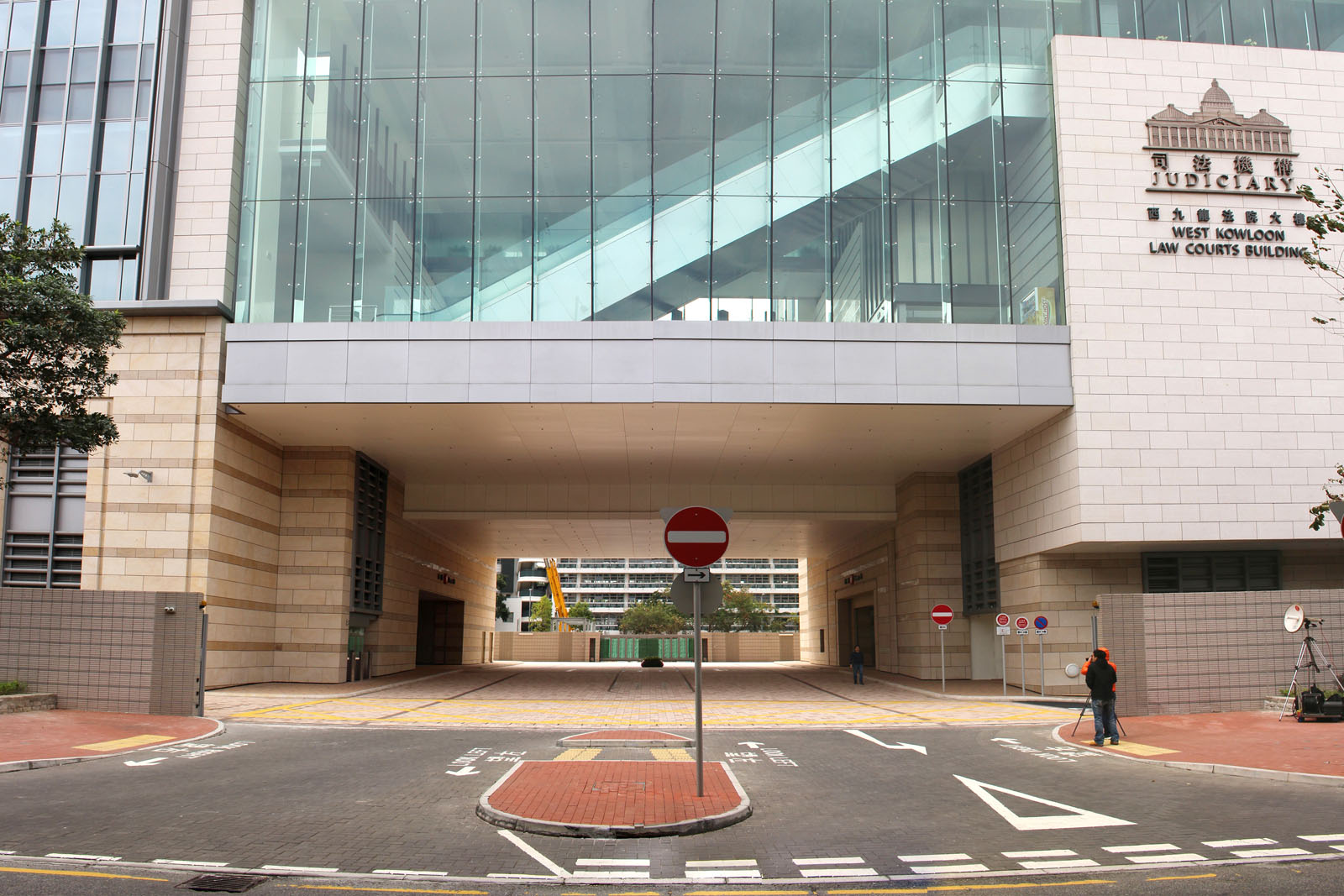 Photo 5: West Kowloon Law Courts Building