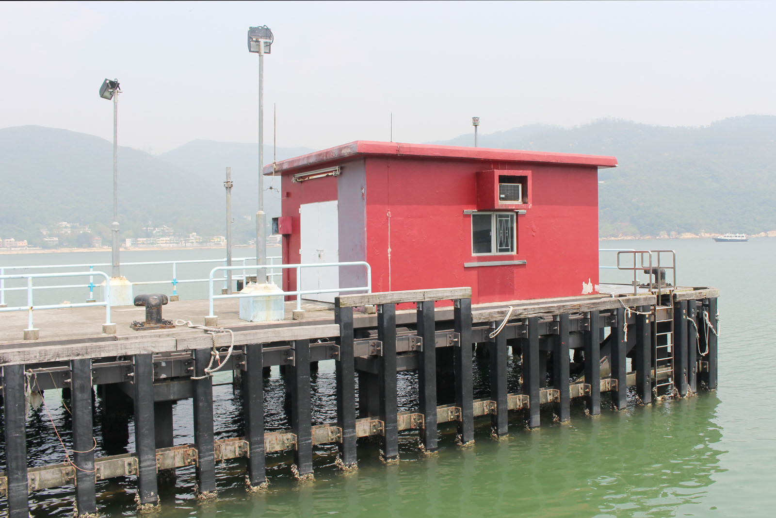 Photo 2: Ex-Mui Wo Fireboat Pier