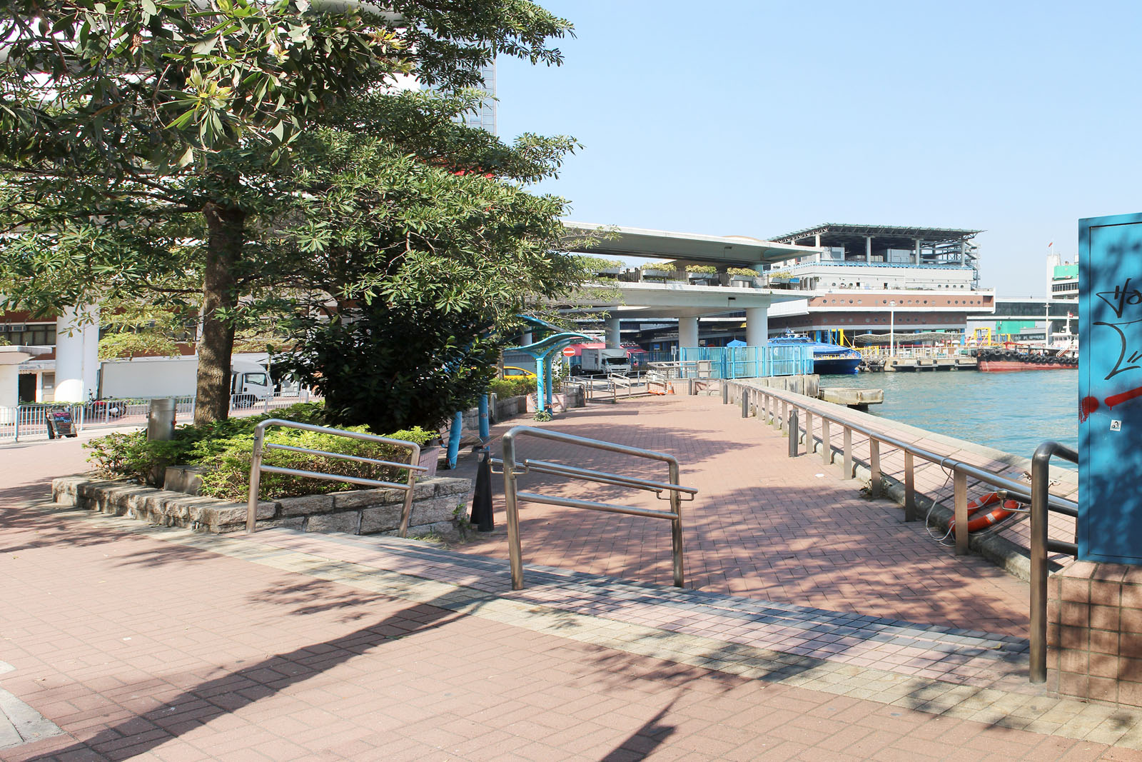 Photo 4: Man Kwong Street Sitting-out Area