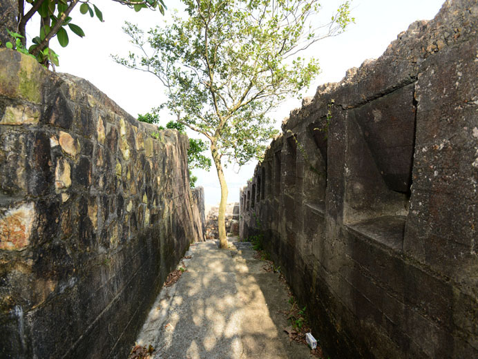 Photo 2: Fortifications at Devil's Peak