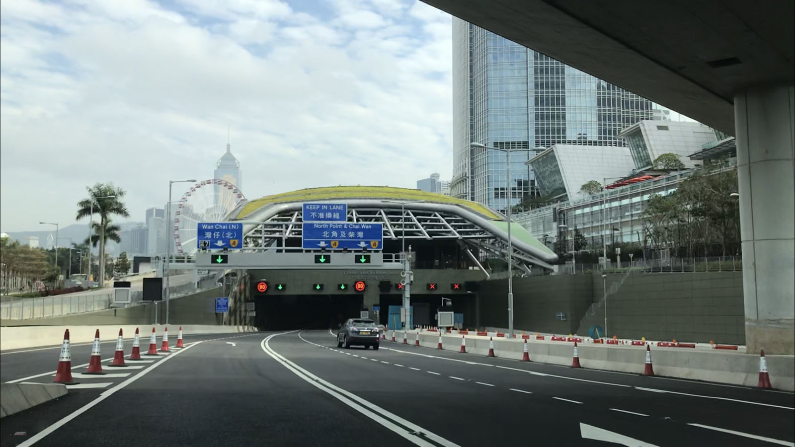 Photo 2: Central-Wan Chai Bypass Tunnel