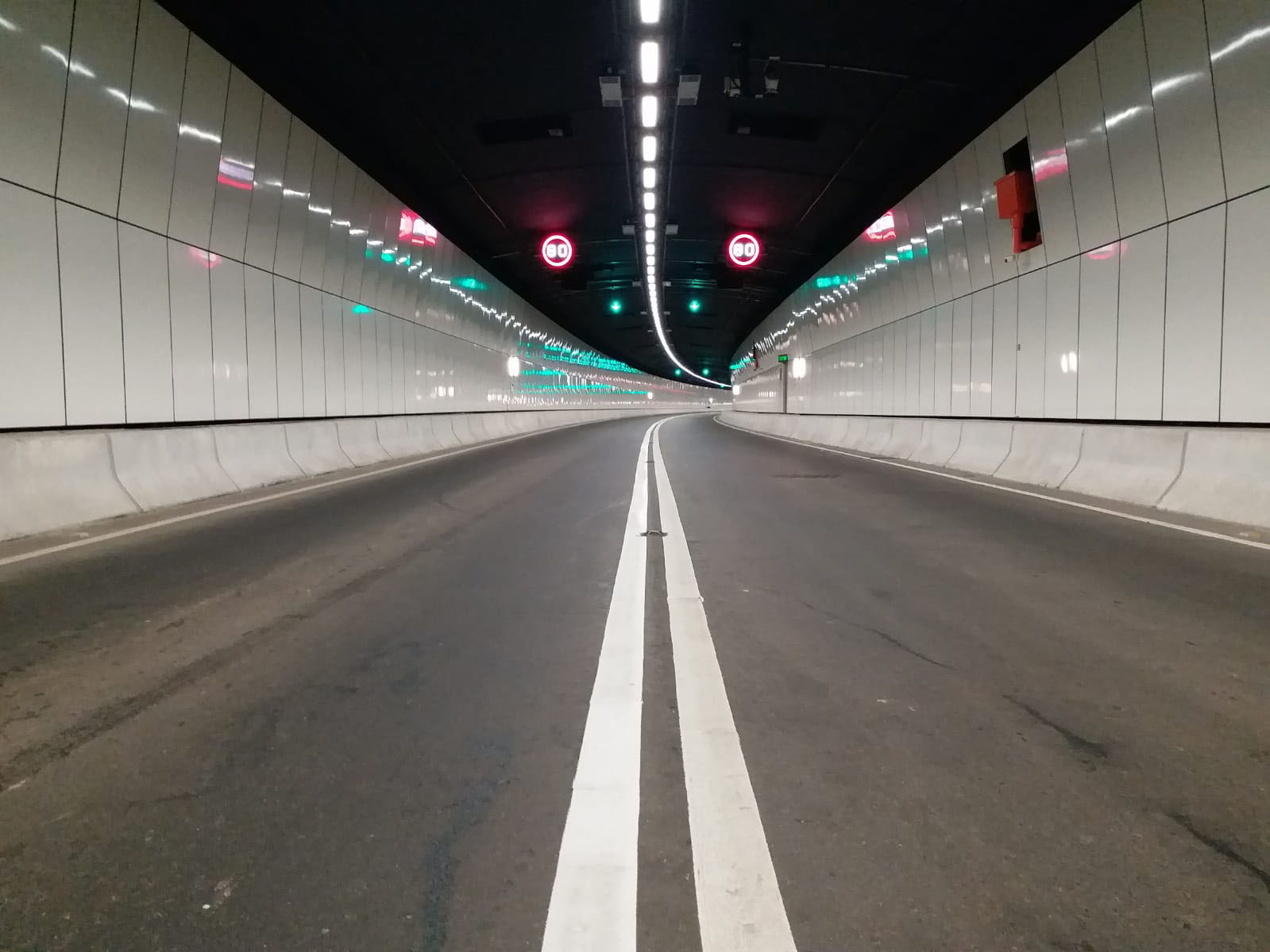 Photo 2: Lung Shan Tunnel