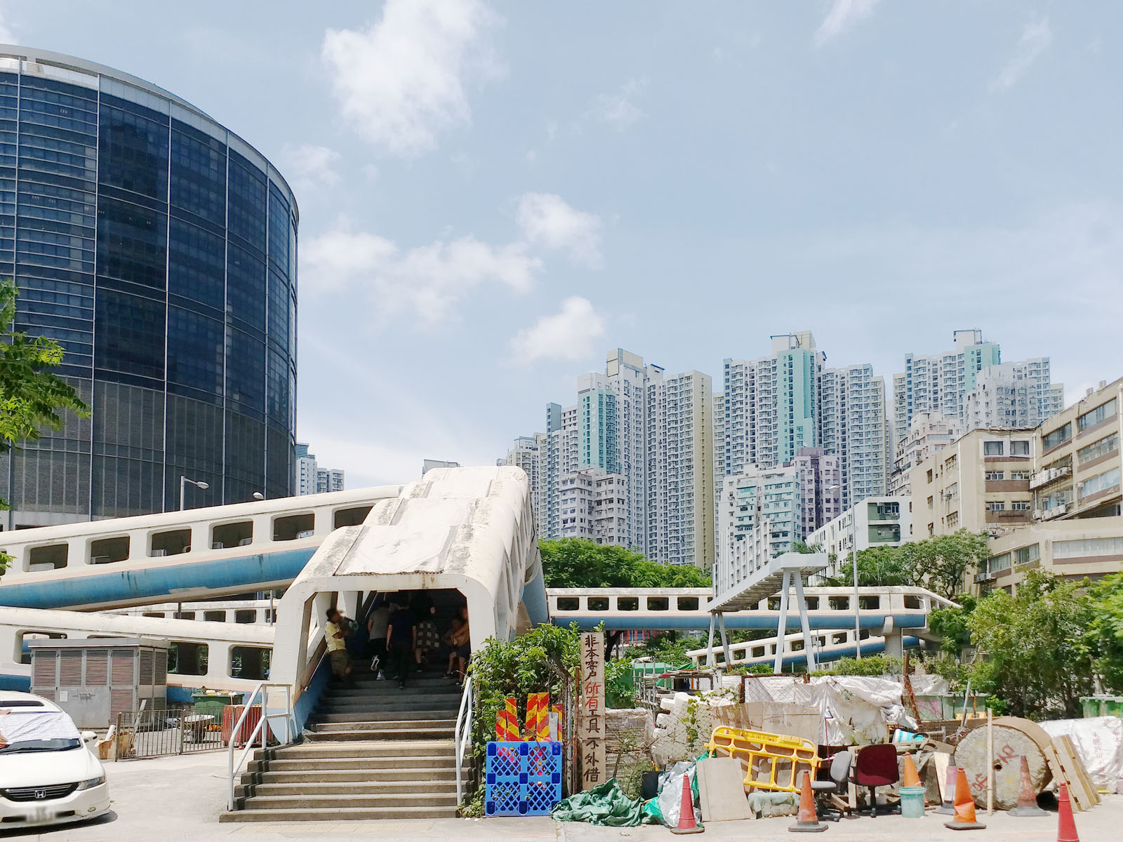 Footbridge KF38 (across Wai Yip Street)