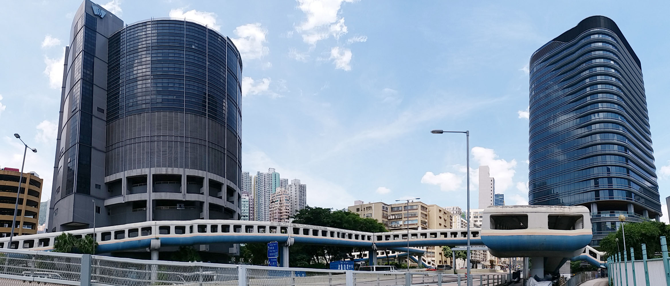 Photo 2: Footbridge KF38 (across Wai Yip Street)