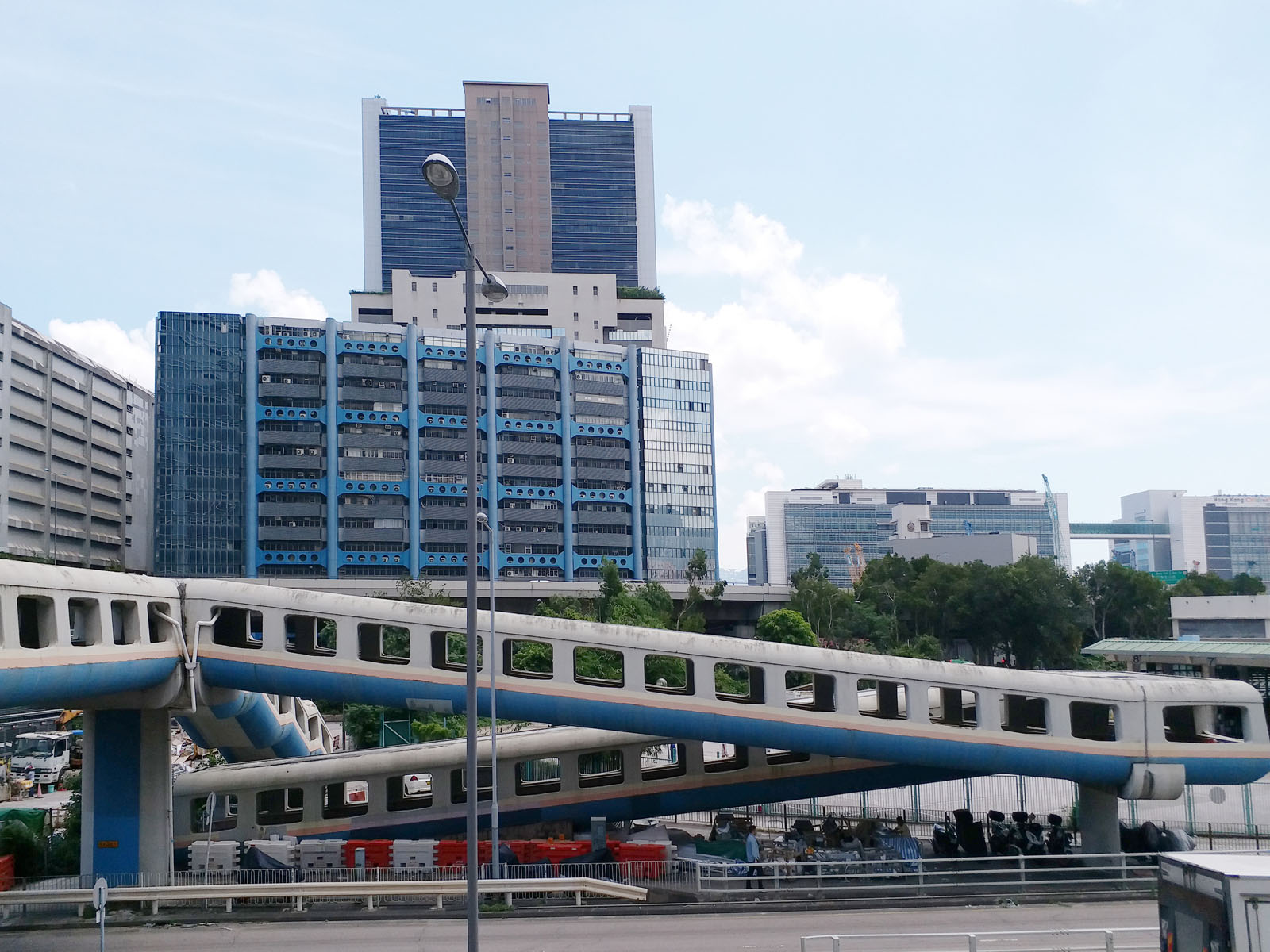 Photo 3: Footbridge KF38 (across Wai Yip Street)