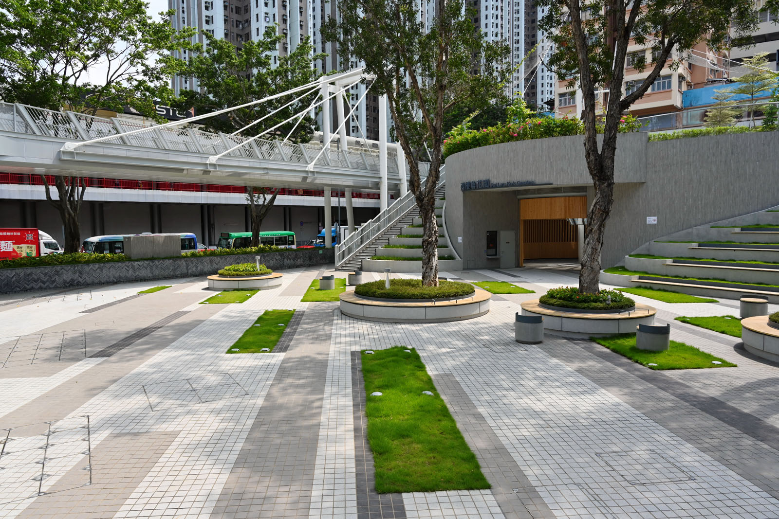 Photo 2: Sai Lau Kok Garden